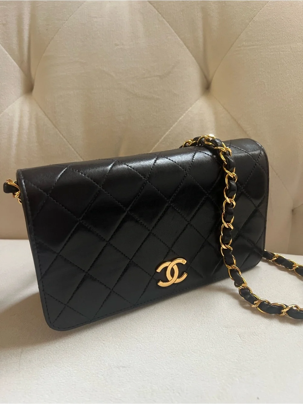 🖤🖤Chanel Vintage Black Quilted Lambskin Full Flap 24k Gold Plated hardware